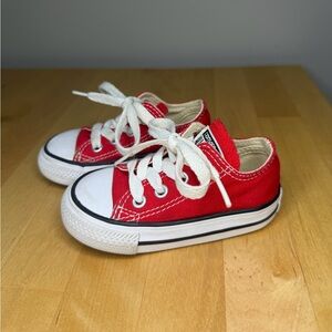 Toddler converse- toddler size 4